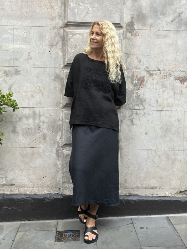 Loom Lifestyle Hand Loomed Linen Embroidered Top - Black -jivaclothing